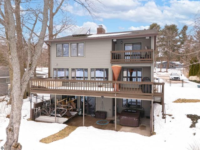 9459 N Long Lake Road, Traverse City, MI 49685