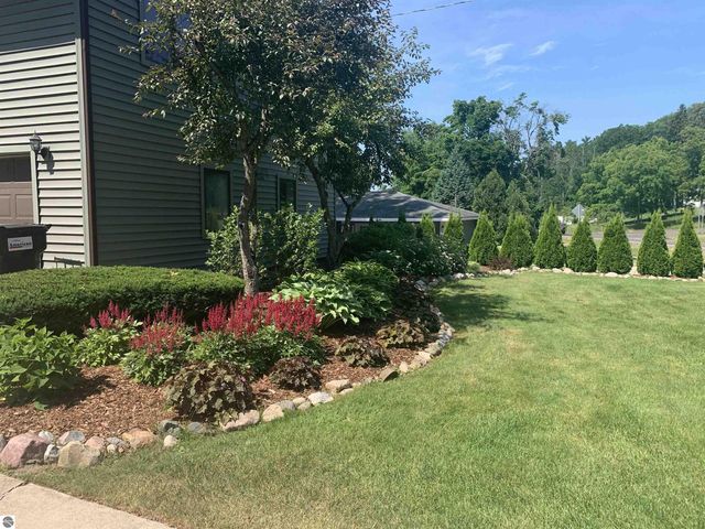 9459 N Long Lake Road, Traverse City, MI 49685