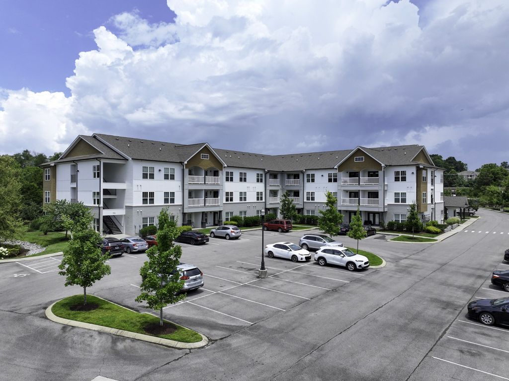 934 Governors Ct Apt 112, Antioch, TN 37013