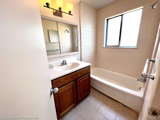 1716 Milverton Drive, Troy, MI 48083