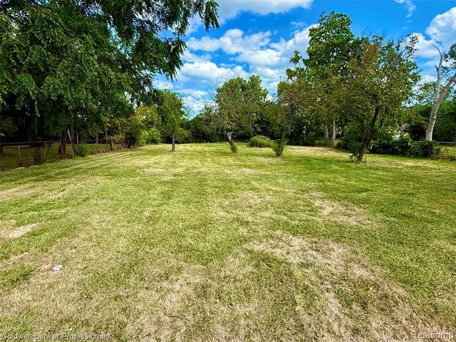1716 Milverton Drive, Troy, MI 48083