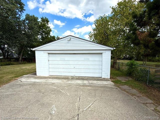 1716 Milverton Drive, Troy, MI 48083