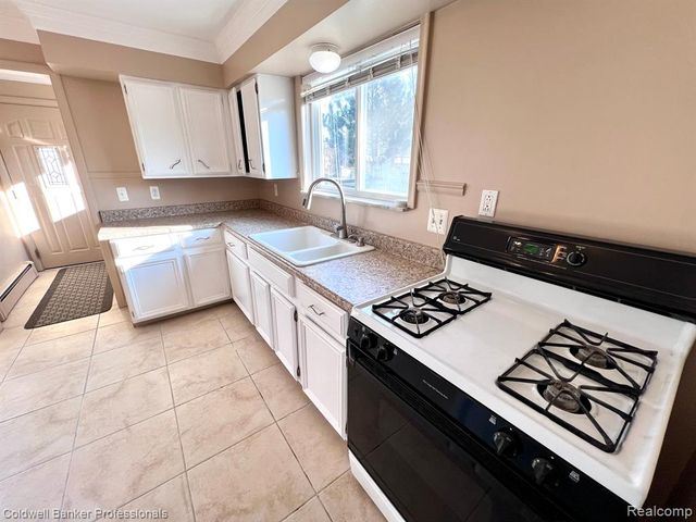 1716 Milverton Drive, Troy, MI 48083