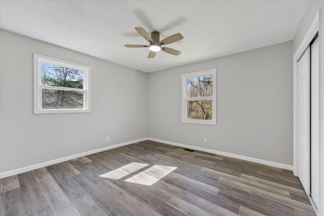 5075 Logan Rd, Cunningham, TN 37052