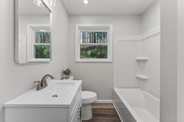 5075 Logan Rd, Cunningham, TN 37052