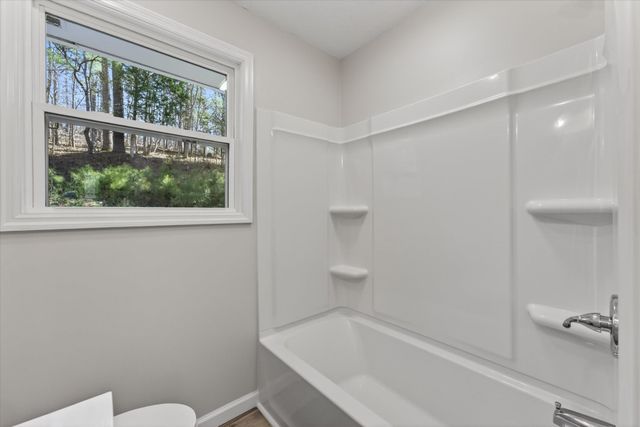 5075 Logan Rd, Cunningham, TN 37052