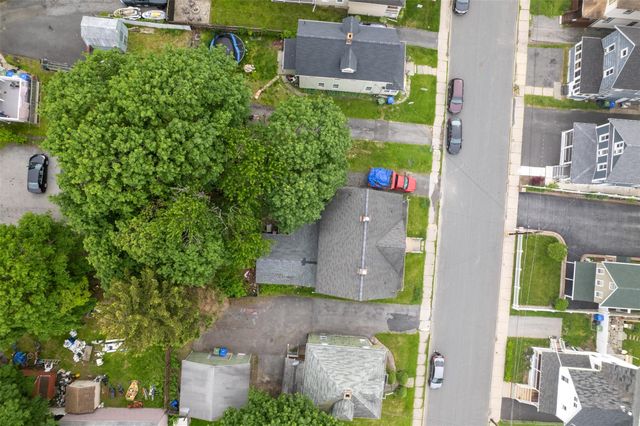 8 Chestnut Street, Middletown, NY 10940