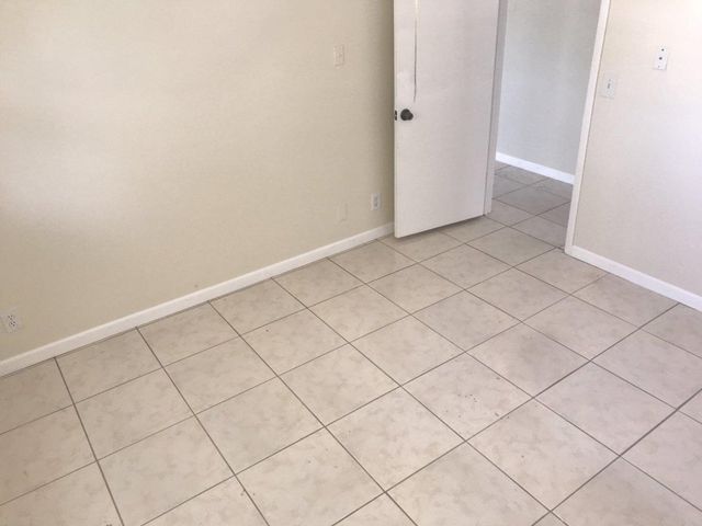 5320 Harriet Place, West Palm Beach, FL 33407