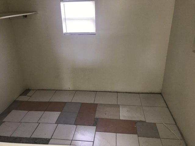 5320 Harriet Place, West Palm Beach, FL 33407