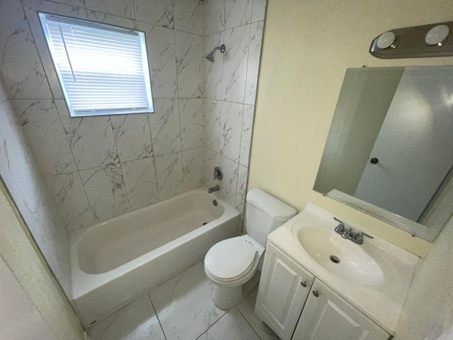 5320 Harriet Place, West Palm Beach, FL 33407