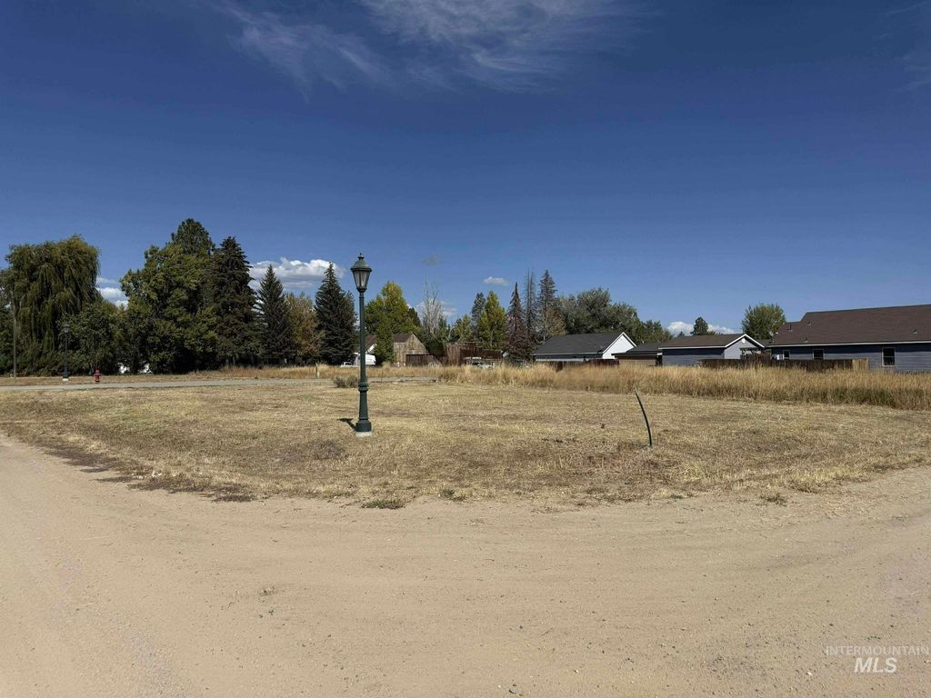 201 E Spruce, Fairfield, ID 83327