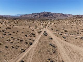 1 Fairview Valley, Apple Valley, CA 92307