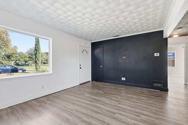 2776 Richland Avenue, Farmers Branch, TX 75234