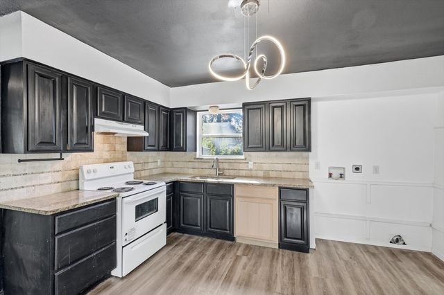 2776 Richland Avenue, Farmers Branch, TX 75234