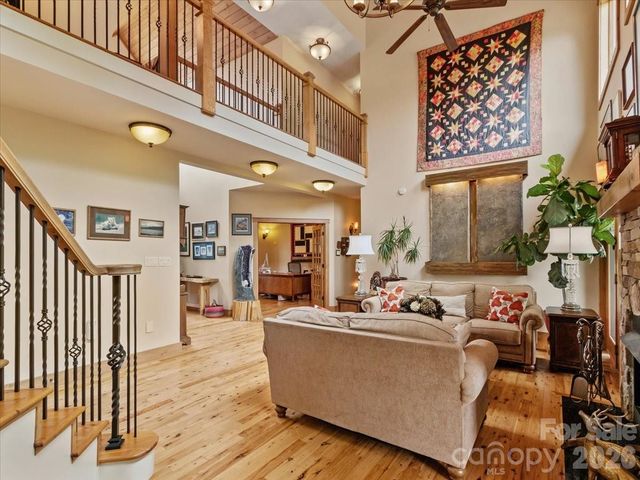 750 Barebridge Drive, Burnsville, NC 28714