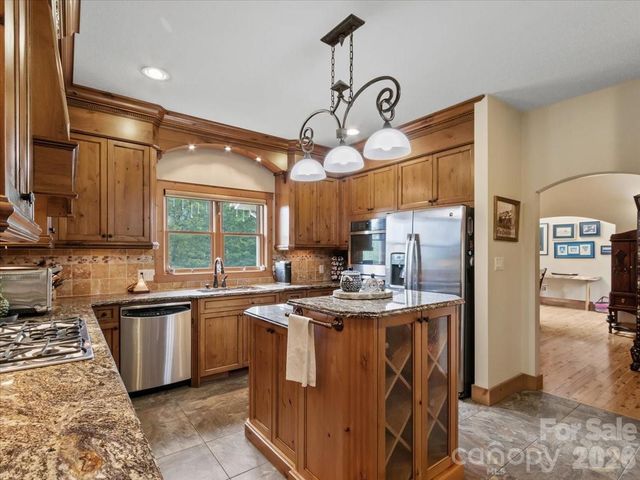 750 Barebridge Drive, Burnsville, NC 28714