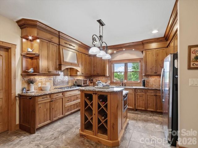 750 Barebridge Drive, Burnsville, NC 28714