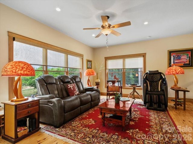 750 Barebridge Drive, Burnsville, NC 28714