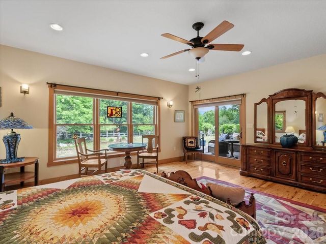 750 Barebridge Drive, Burnsville, NC 28714