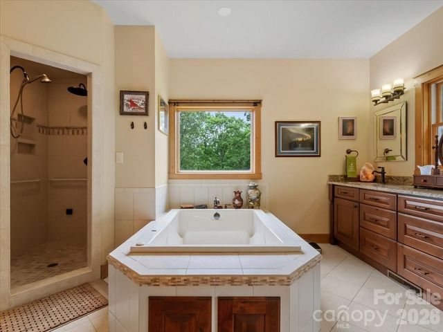 750 Barebridge Drive, Burnsville, NC 28714