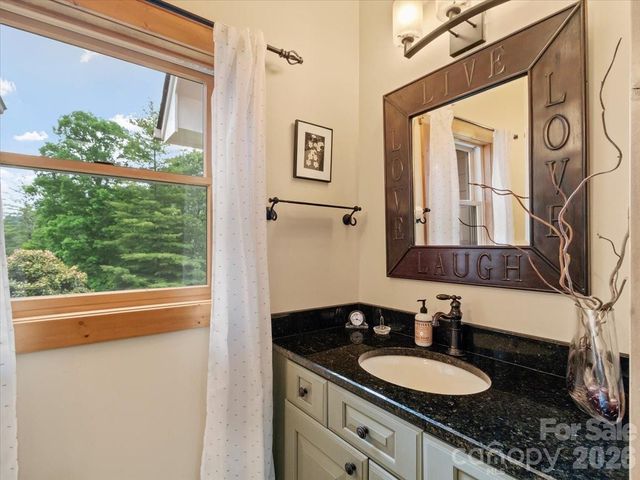 750 Barebridge Drive, Burnsville, NC 28714