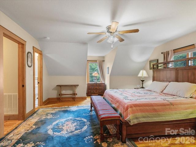 750 Barebridge Drive, Burnsville, NC 28714