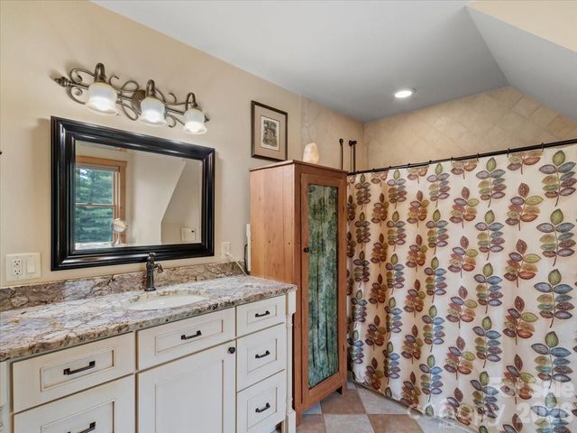 750 Barebridge Drive, Burnsville, NC 28714