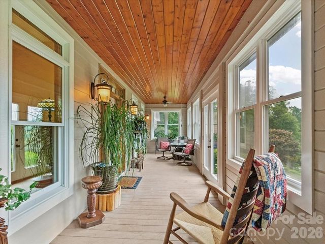 750 Barebridge Drive, Burnsville, NC 28714