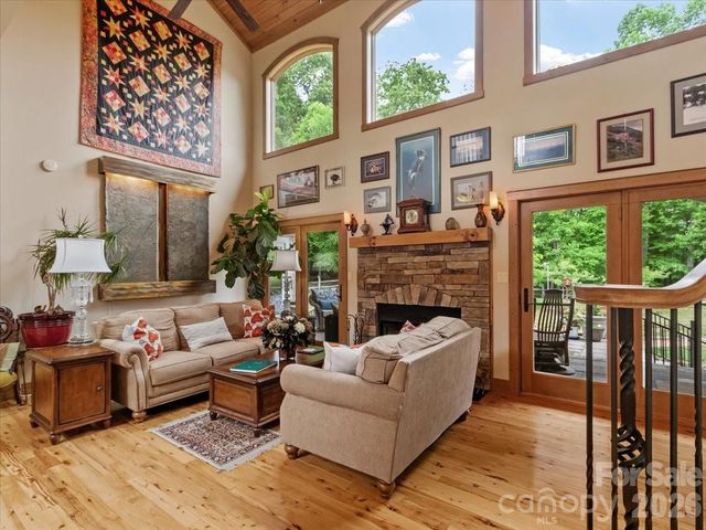 750 Barebridge Drive, Burnsville, NC 28714