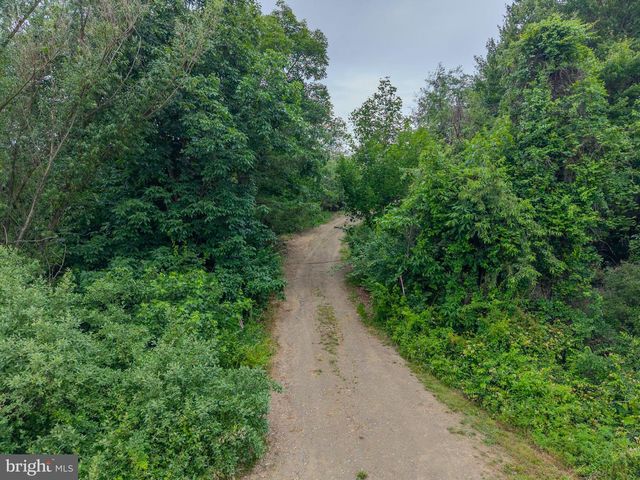 161 ESH LN, Liverpool, PA 17045