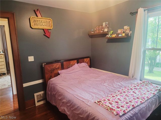 866 Milan Avenue, Amherst, OH 44001
