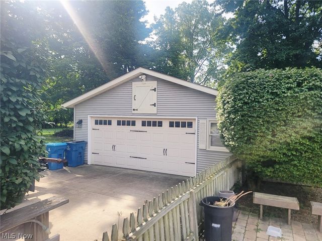 866 Milan Avenue, Amherst, OH 44001