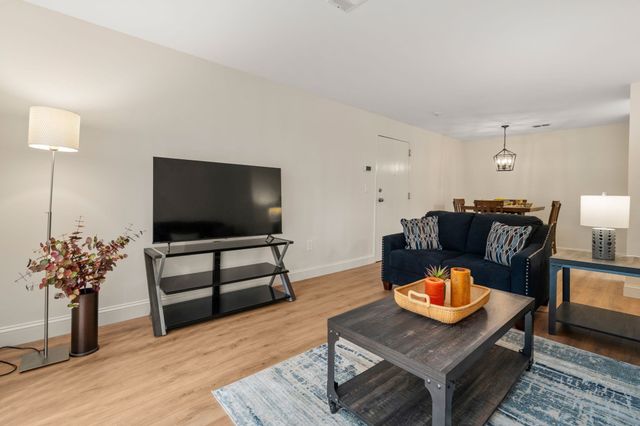 1408 Franklin Crossing Rd 1408, Franklin, MA 02038