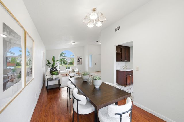 3945 Sea Forest Way, Sacramento, CA 95823