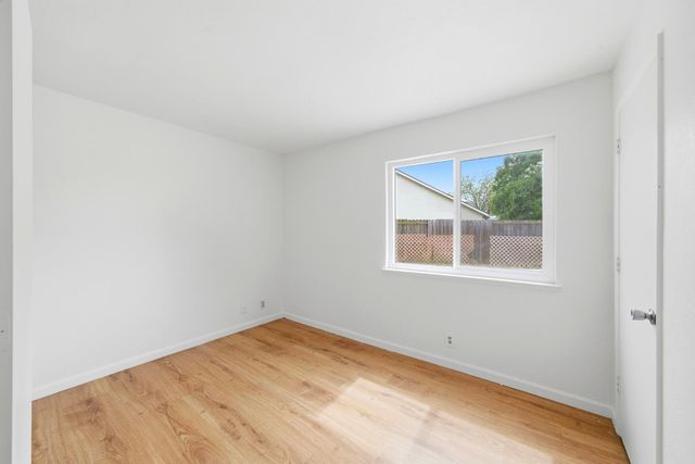 3945 Sea Forest Way, Sacramento, CA 95823