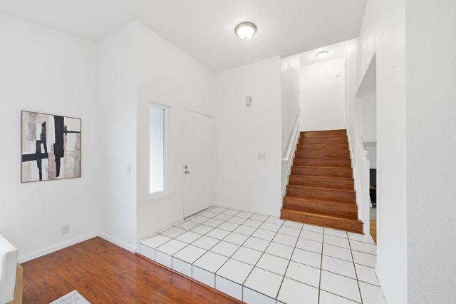 3945 Sea Forest Way, Sacramento, CA 95823