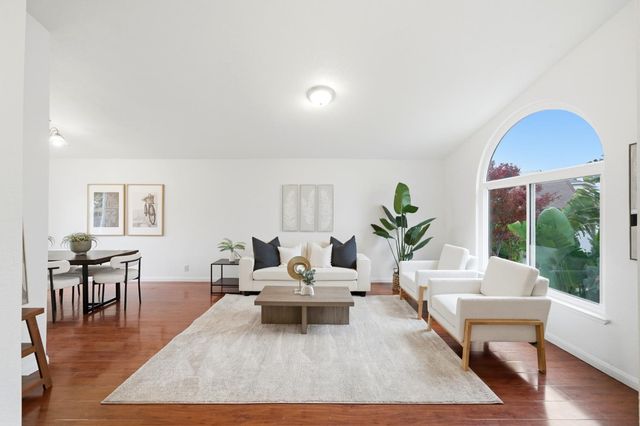 3945 Sea Forest Way, Sacramento, CA 95823