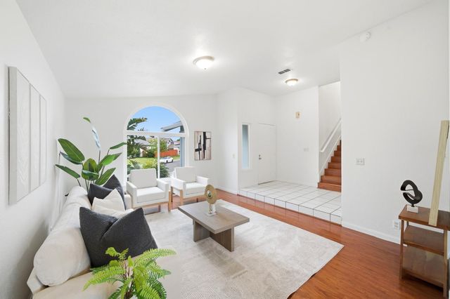 3945 Sea Forest Way, Sacramento, CA 95823