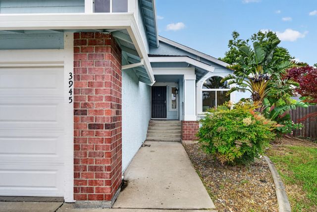 3945 Sea Forest Way, Sacramento, CA 95823