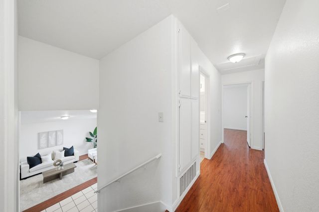 3945 Sea Forest Way, Sacramento, CA 95823