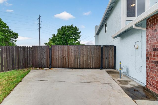 3945 Sea Forest Way, Sacramento, CA 95823