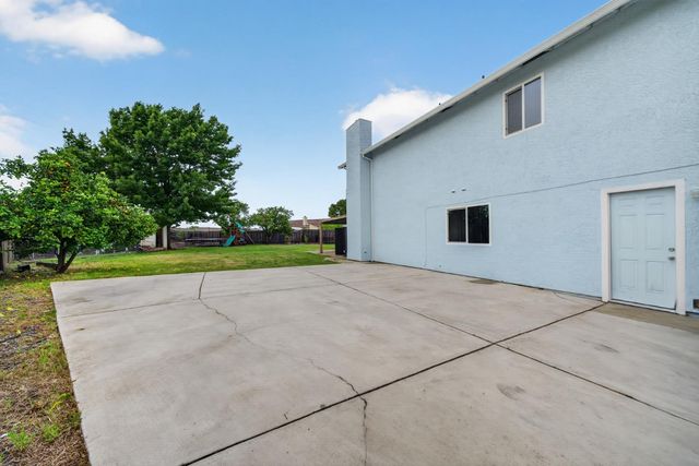 3945 Sea Forest Way, Sacramento, CA 95823