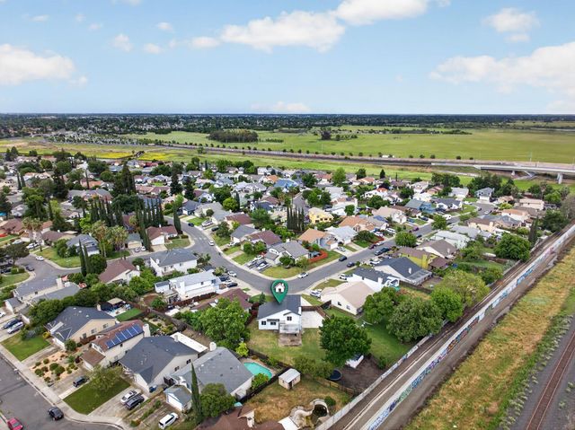 3945 Sea Forest Way, Sacramento, CA 95823