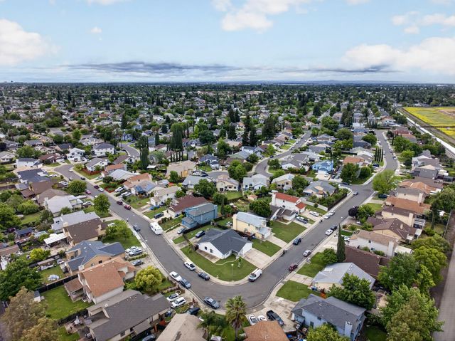 3945 Sea Forest Way, Sacramento, CA 95823