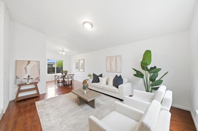 3945 Sea Forest Way, Sacramento, CA 95823