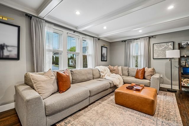 24 Fellsview Ave, Medford, MA 02155