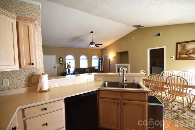3703 Sipes Lane , Charlotte, NC 28269