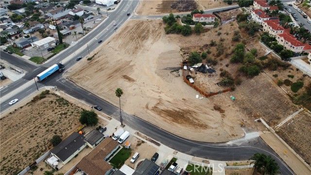 18661 5th, Bloomington, CA 92316