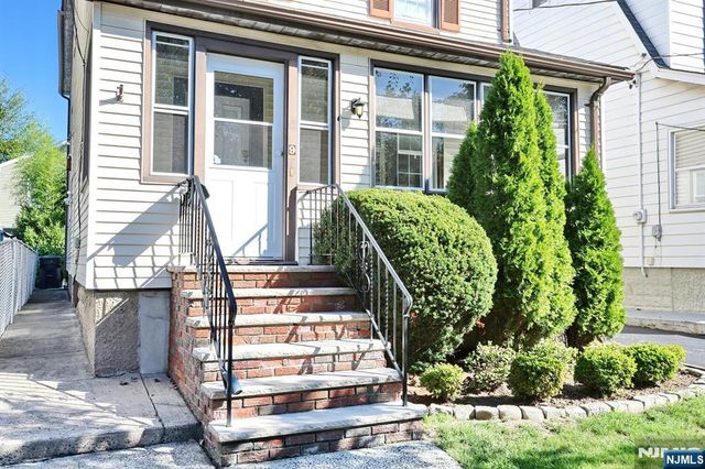 9 New York Avenue, Bergenfield, NJ 07621