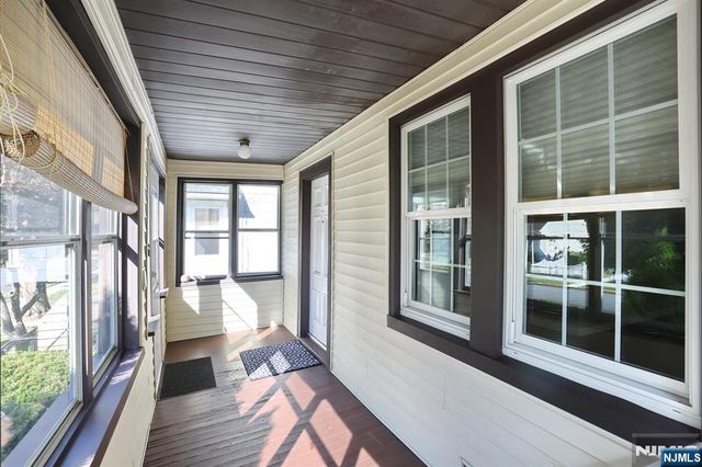 9 New York Avenue, Bergenfield, NJ 07621